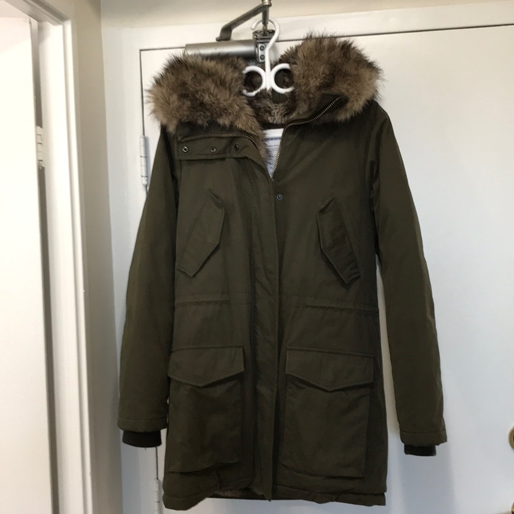 **SOLD**Community for Aritzia faux fur lined parka
